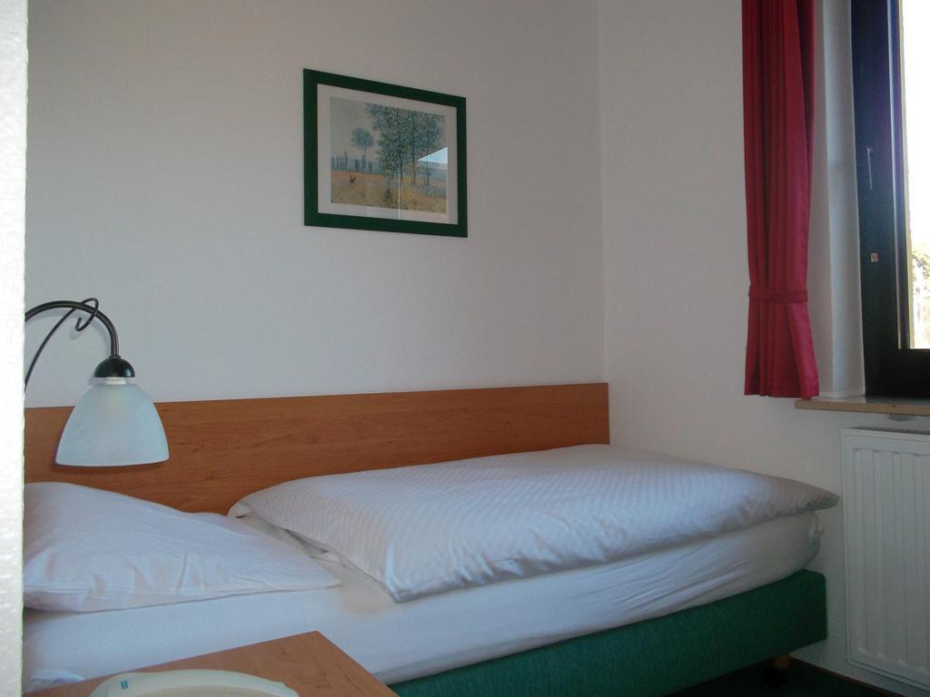 Hotel Hubertus Brome Room photo